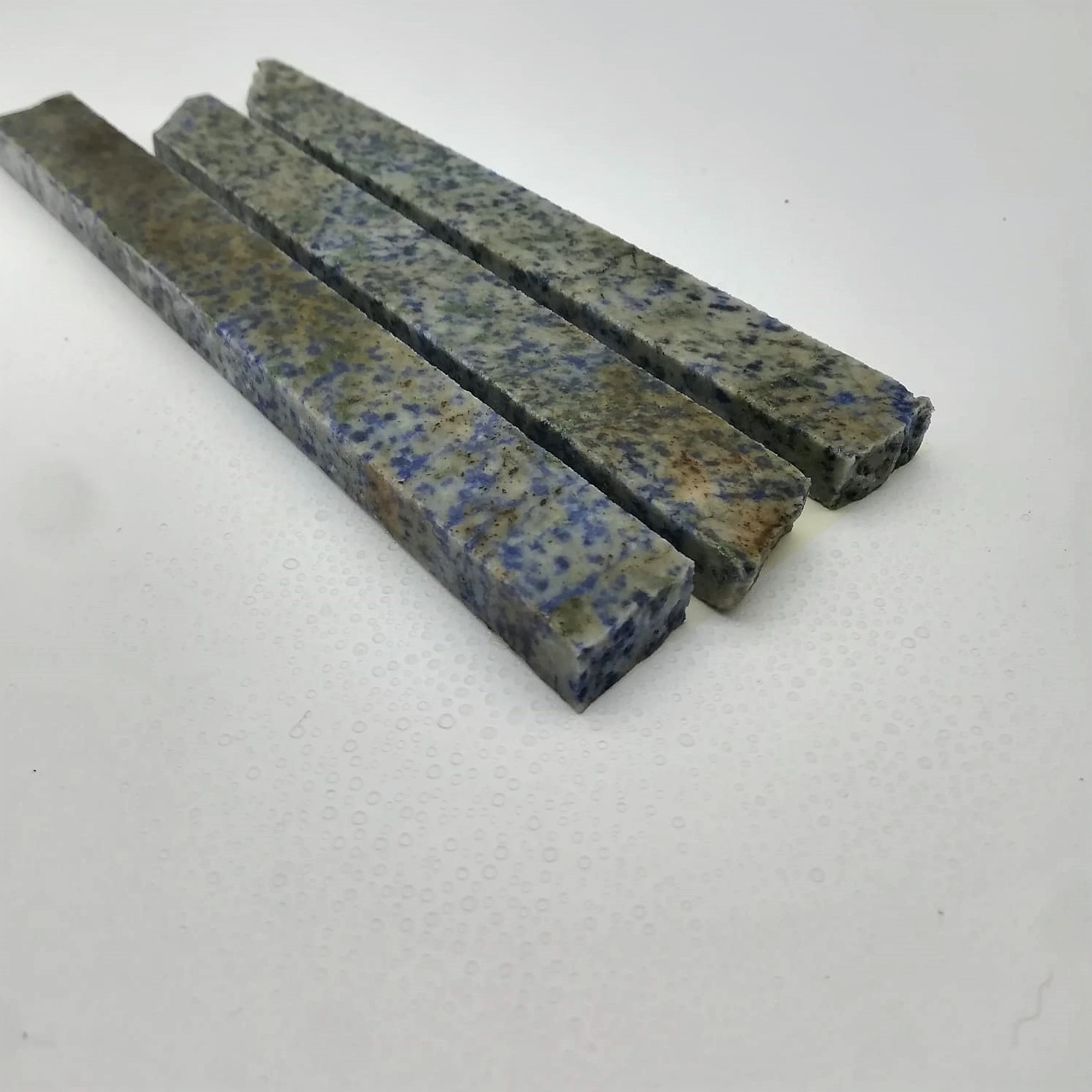 Listelli in pietra per mosaico 2x1 lungh.30 cm circa azul bahia   