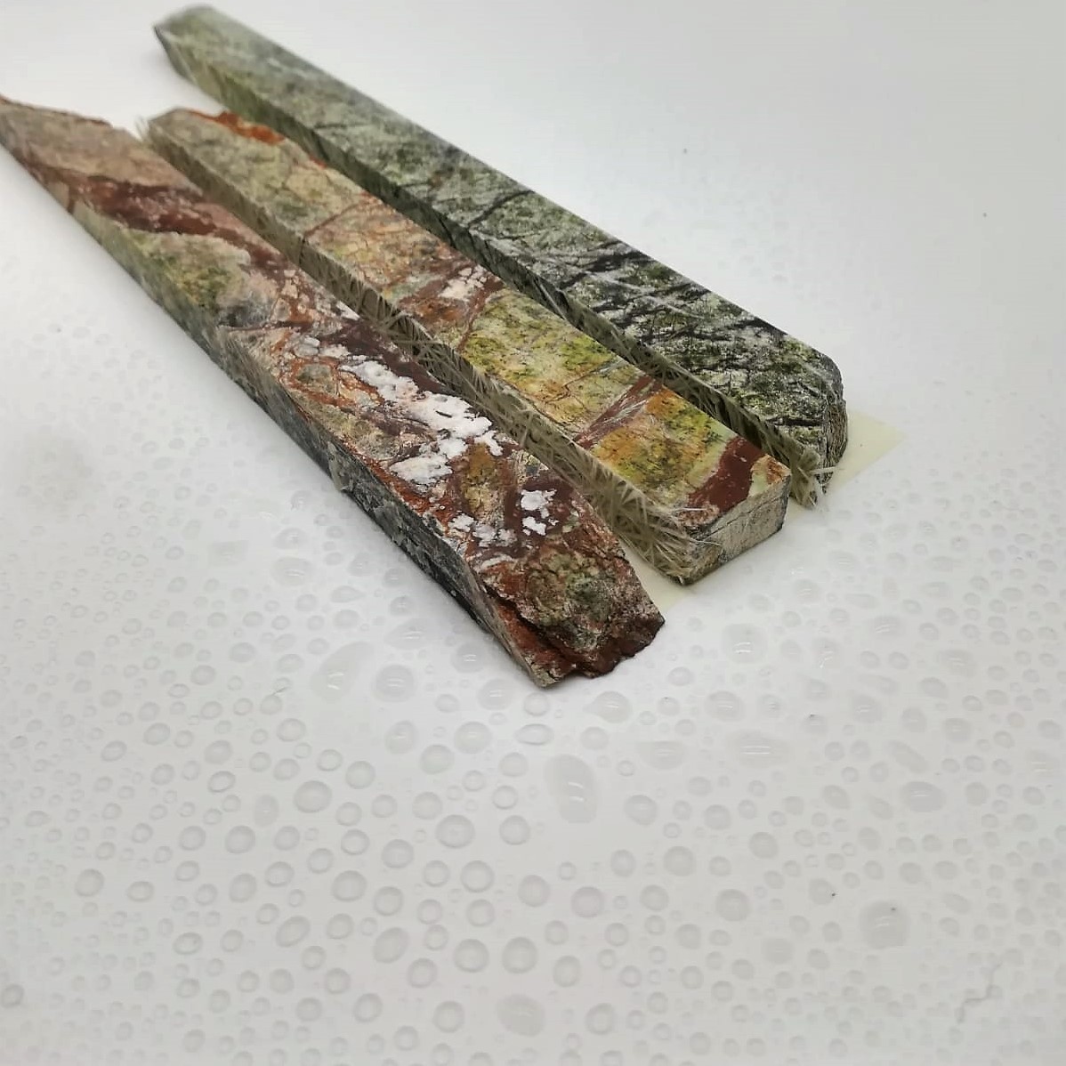Listelli in pietra per mosaico 2x1 lungh.30 cm circa Verde Boutani (Rain forest)  