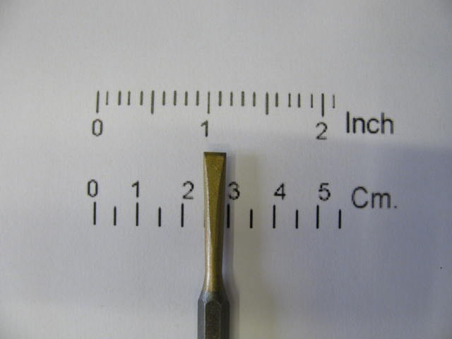 Scalpello widia per marmi e graniti  mm. 4 per martelli pneumatici attacco 7,5 mm.